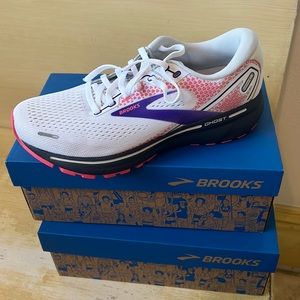 Womens Brooks Ghost 14, size 8.5. Brand new